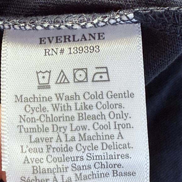 Everlane The Organic Cotton V Neck Tee Mens Medium Navy Blue Minimalist NEW - Picture 7 of 8